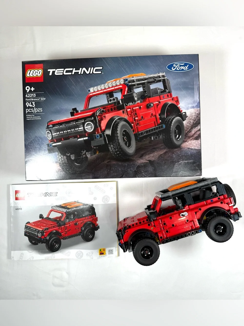 LEGO Technic Ford Bronco SUV 42213 943 Pieces Complete Box Instructions Built
